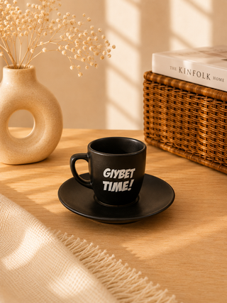 Espressotasse „Gıybet Time!“ aus Keramik in Schwarz